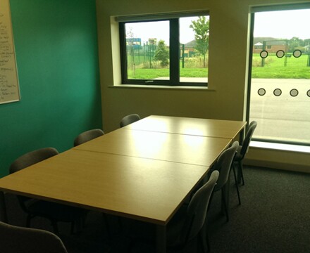 Meetings room shrink